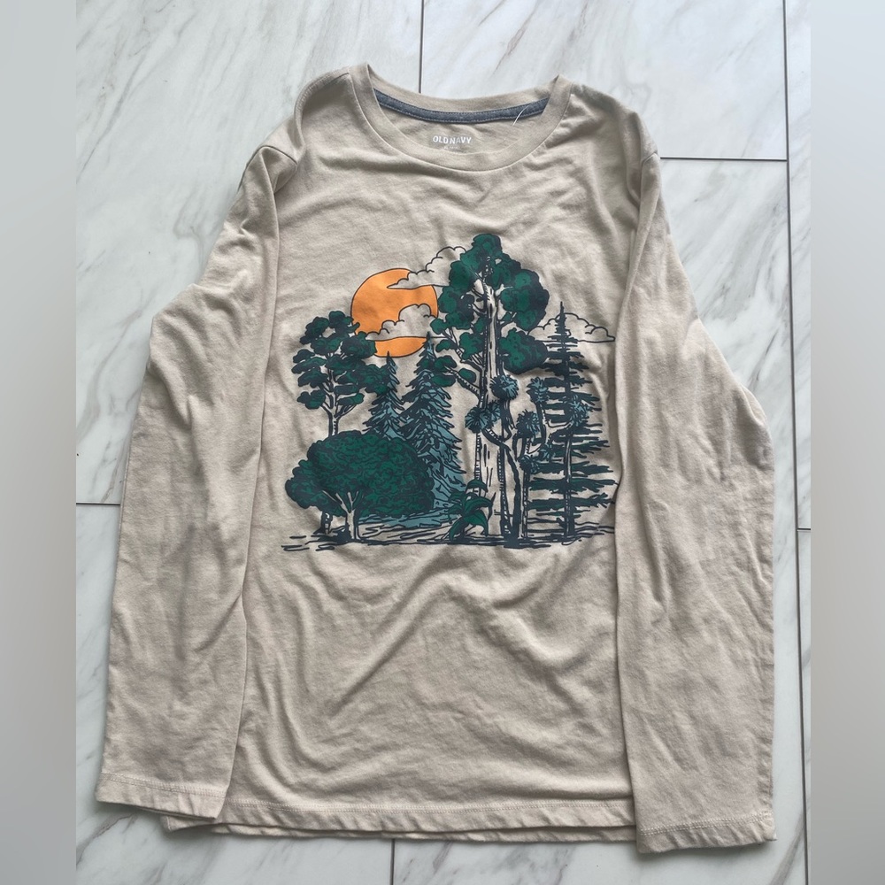 Long sleeve graphic tee by Old Navy